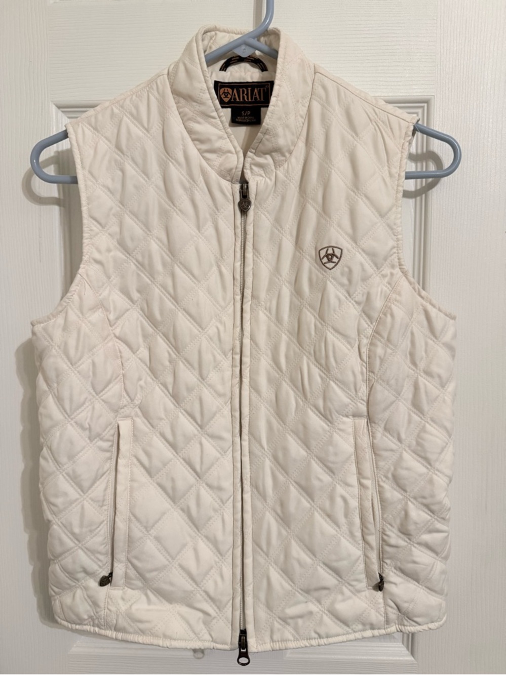 Ariat Women's Quilted Cream Zip-Front Vest small EUC